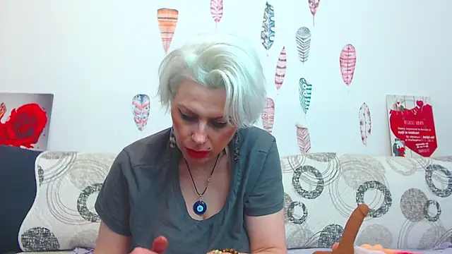 Playful_Goldie_WOW__ Adlı Modelin Canlı XXX Sohbeti