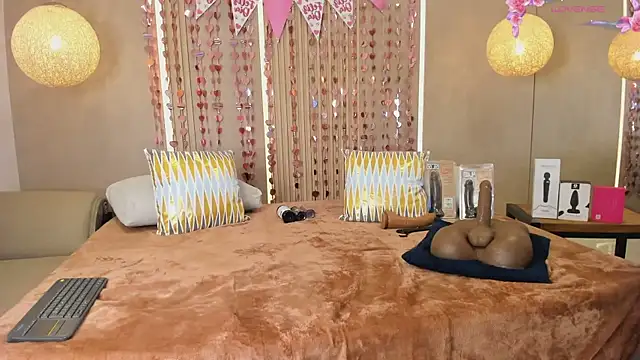 sabrina_shark_ élő XXX-chatje