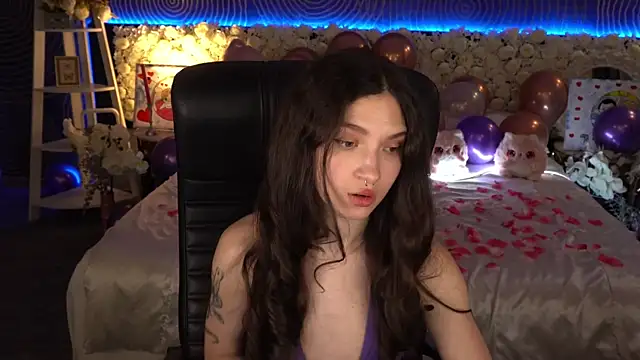 Show modela BabyFlowerr na web-kameri