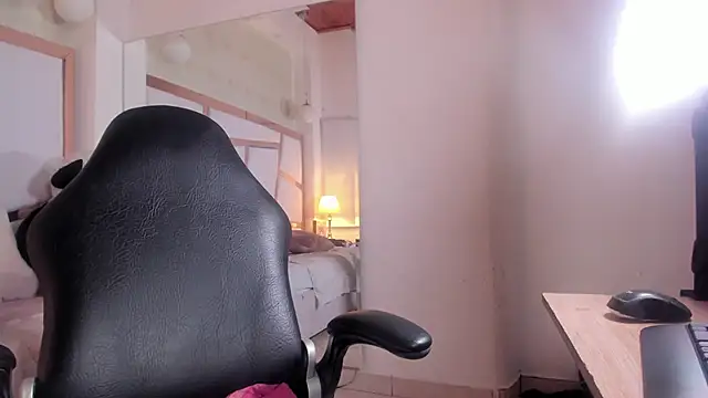 دردشة kitty_rrose الجنسية المباشرة