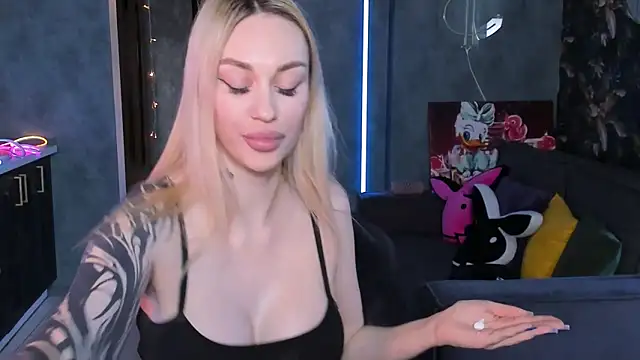 XXX chat uživo modela Blckmirrorr