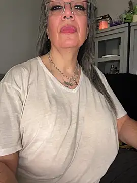 dieseldame1313: διαδικτυακό σόου στην κάμερα