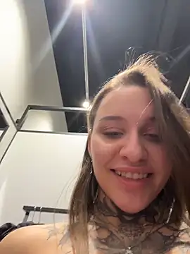 KishaMur Chat XXX in diretta