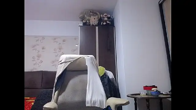 Mary_x Show in webcam