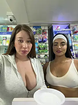 roouse Adlı Modelin Canlı XXX Sohbeti