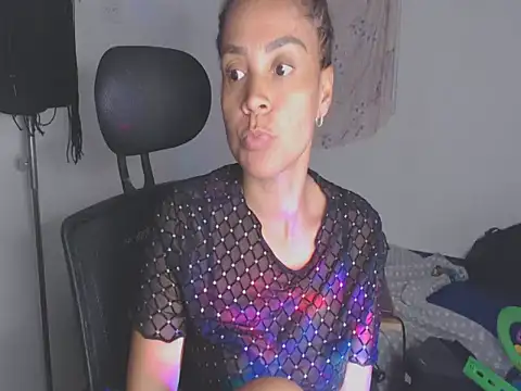 دردشة shayna_cute الجنسية المباشرة