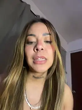 LilEuphoria: διαδικτυακό σόου στην κάμερα