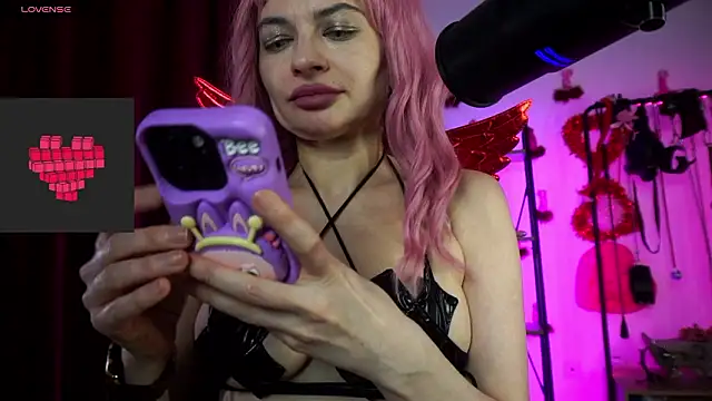 Chat +18 de CyberXGoddess ao vivo