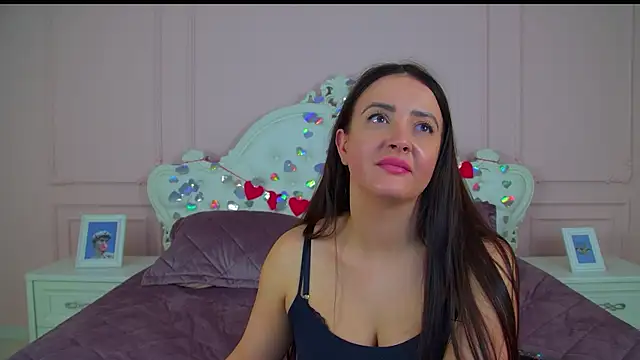 ElinaBellucci – Live XXX-chat