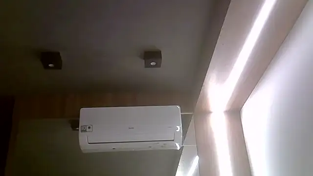 SkinnyKitten Live XXX-Chat