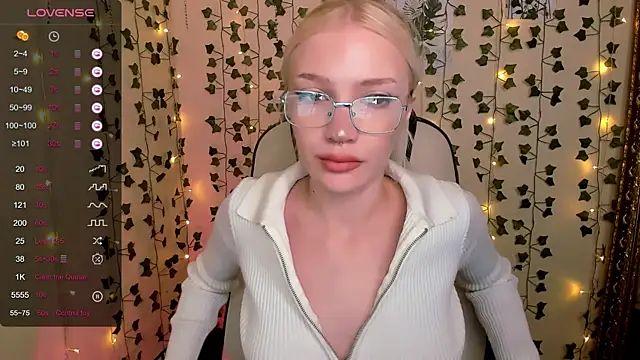 AnyaTaylor_ Chat XXX live