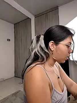 harper_ks Adlı Modelin Canlı XXX Sohbeti