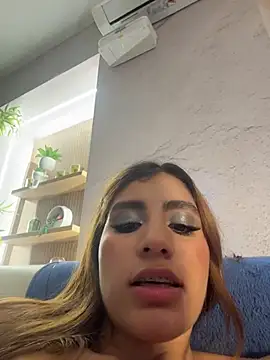 IsabelaStefano Adlı Modelin Canlı XXX Sohbeti