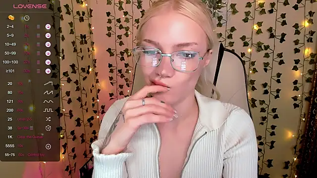 AnyaTaylor_ Live XXX-chat