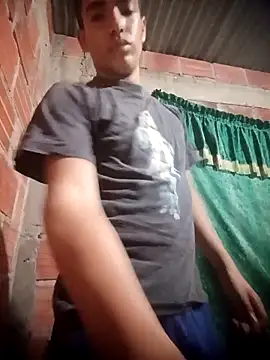 Big-DickHot: διαδικτυακό σόου στην κάμερα