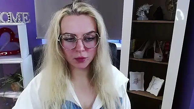 Zoey_Erotic – Naživo XXX chat