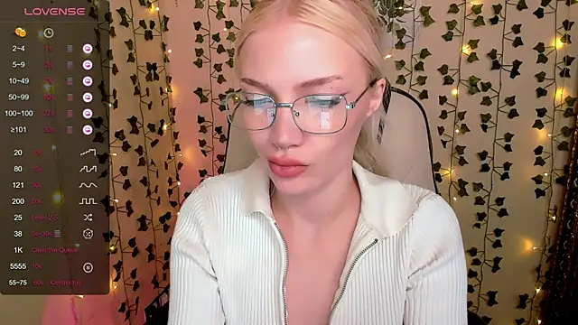 AnyaTaylor_: απευθείας συνομιλία ΧΧΧ