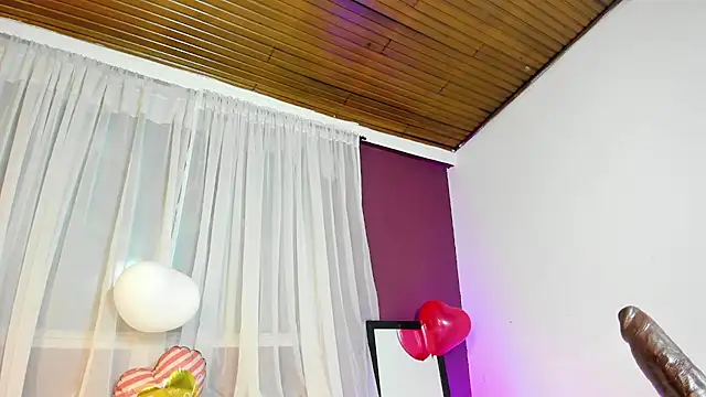 Nicole_Brown1126's Webcam Show