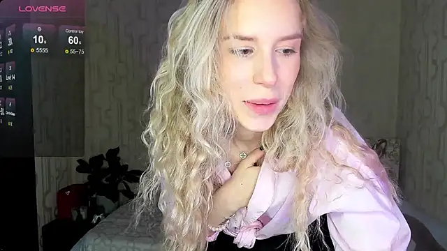 Elysia_kiss' Webcam Show