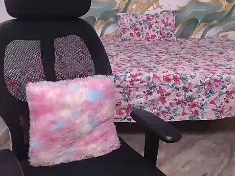 โชว์เว็บแคมของ bold-smirthii