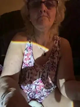 Sapphire691 现场XXX聊天