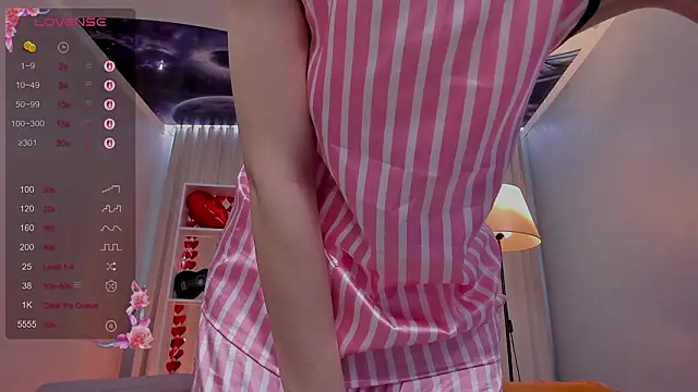 EmilyTrase 现场XXX聊天