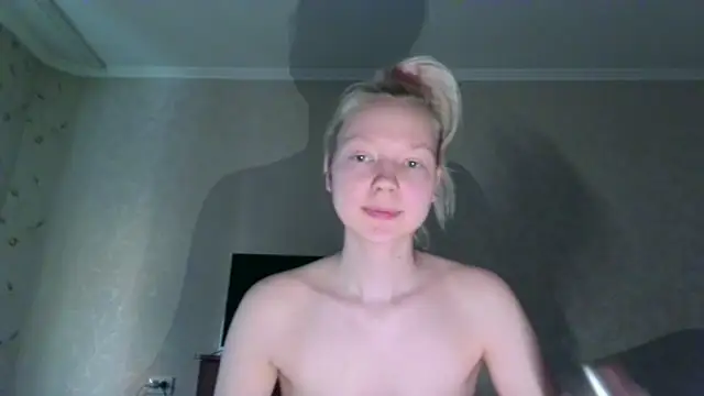 XXX chat uživo modela BabyyDolll_