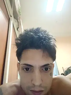 Pokazy przed kamerką – CubanaCulonaxxx