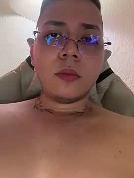 Chat XXX en directo de LiamColby_