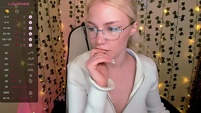 AnyaTaylor_ Live XXX-chat