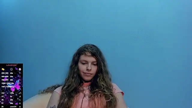 RayaNenlia's Live XXX Chat