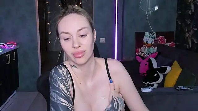 BlckmirrorrのライブXXXチャット