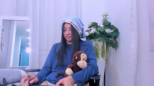 ViictoriiaSaenz: онлайн-секс-чат