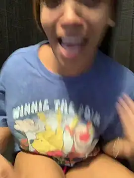 Rakiyahcharms webcam show