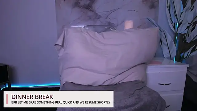 Calyselen live XXX chat