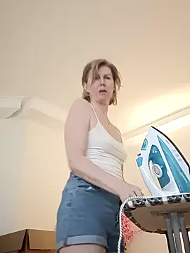 stellahere8: απευθείας συνομιλία ΧΧΧ