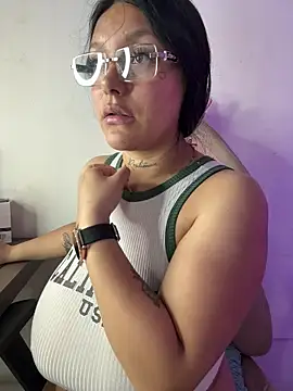 Chat +18 de Miia__Taylor ao vivo