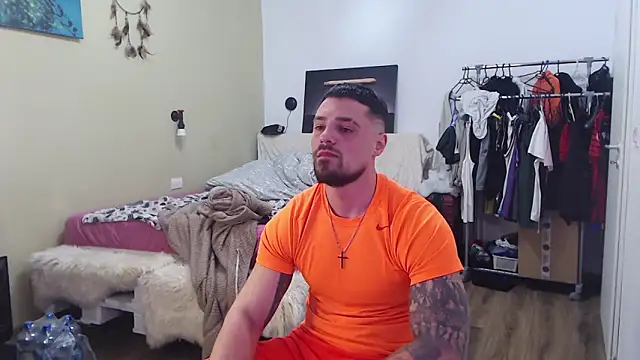 Tiberius_hunk Adlı Modelin Canlı XXX Sohbeti