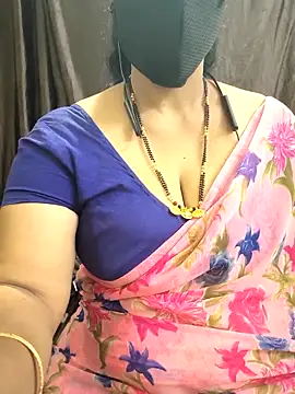 Chat XXX en directo de bhuvana_555