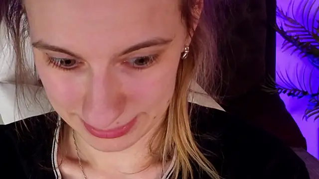 kaleriyaa_'s Live XXX Chat