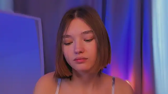 Chat +18 de Leyla_crsh ao vivo