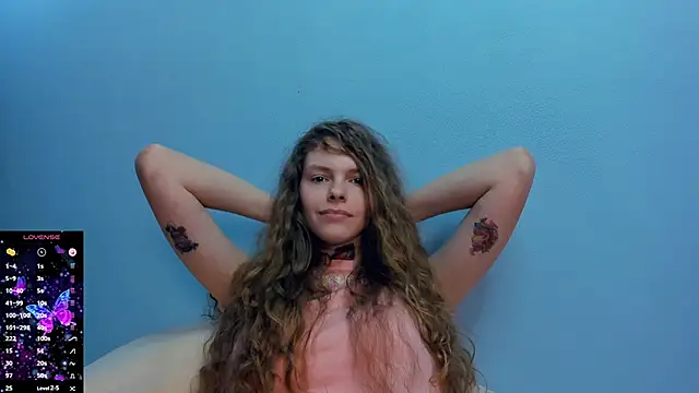 RayaNenlia Chat XXX in diretta