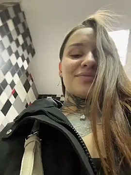 KishaMur Adlı Modelin Canlı XXX Sohbeti