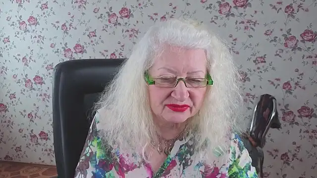 Chat +18 de Maya_Mayflower ao vivo