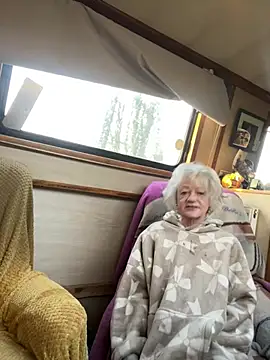 ladyboatlady: онлайн-секс-чат