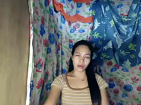 PinaySkinnyGirl live XXX chat