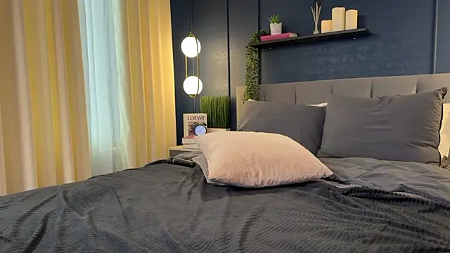 AdriaNochi: онлайн-секс-чат