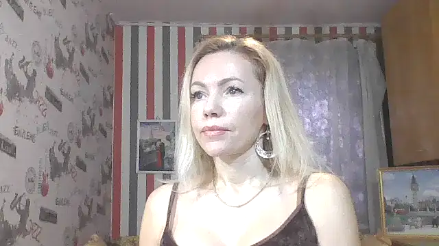 Chat +18 de Amoretta ao vivo