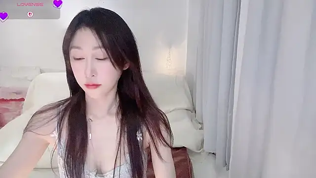 Fayebae_11 élő XXX-chatje