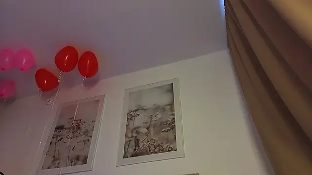 Chatroom XXX en direct de Lili_Roze_